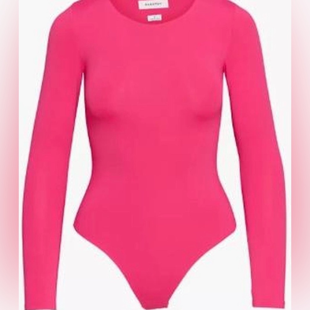 NWT || Babaton Contour Crew Bodysuit || Aritzia